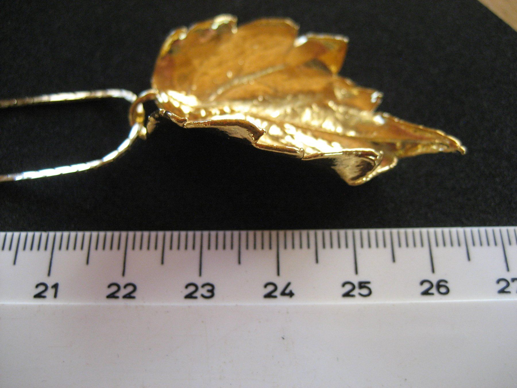 Catenine: Collier doré avec pendentif feuille de lierre, neuf – Nuovo e nell'imballaggio originale da Delémont venduto da marryb 4