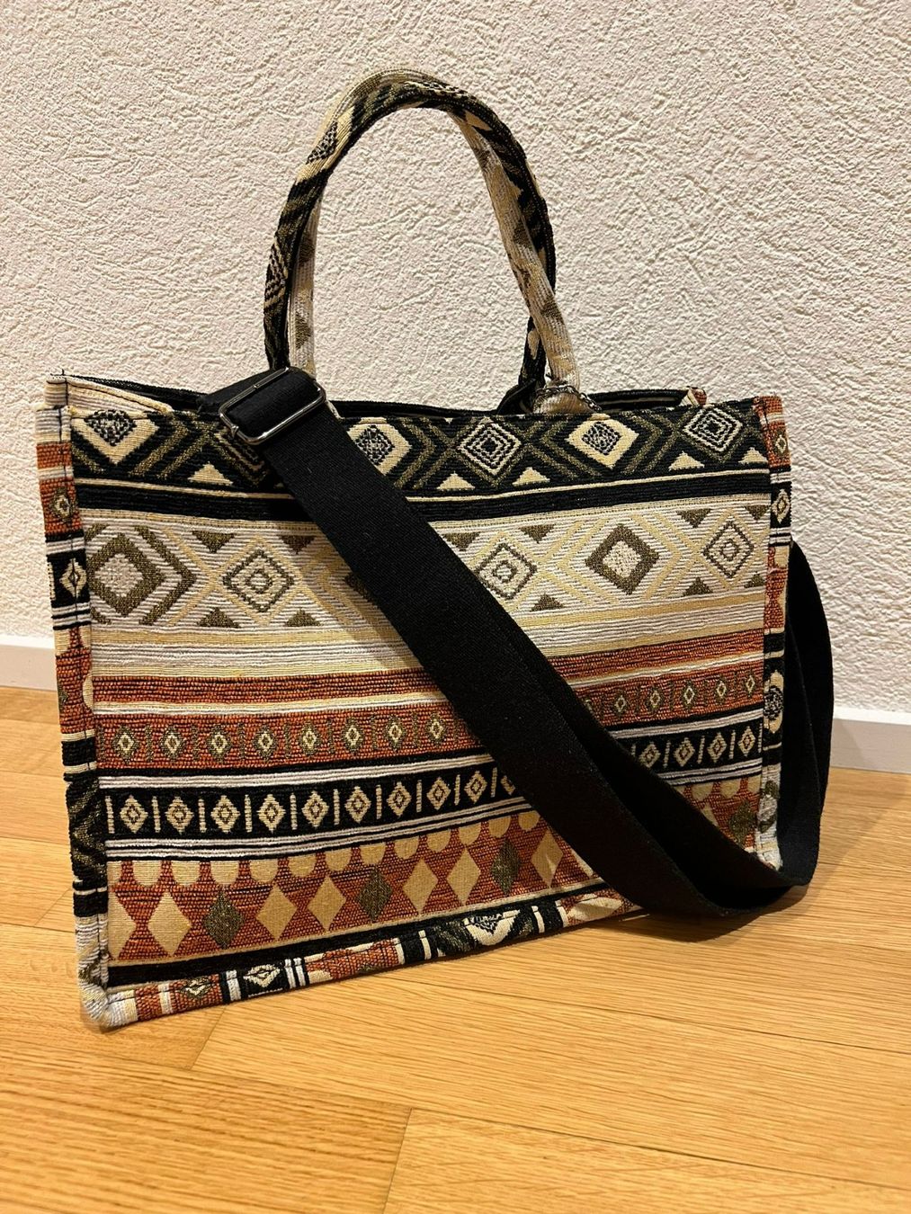 Borse da donna: Boho Shopper Ethno Tasche – Gewebtes Muster – Usato da Hinwil venduto da kika.bsvc 1