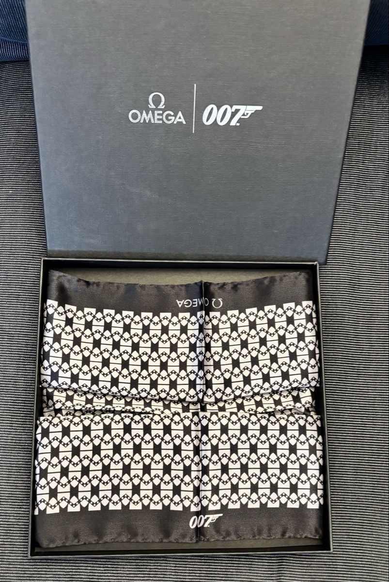 Altro in  Abbigliamento & Accessori: Originales Omega 007 Seiden-Einstecktuch – Nuovo e nell'imballaggio originale da Zürich venduto da yoruba36