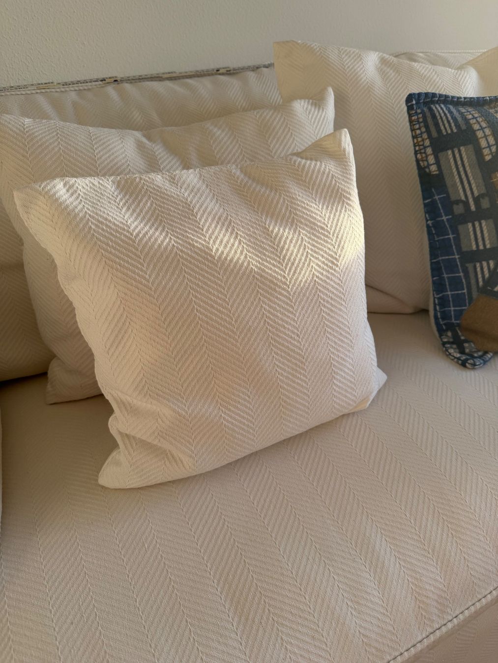 Sofas: Beautiful White Sofa 220cm – D'occasion à Zürich par ralph__ 5
