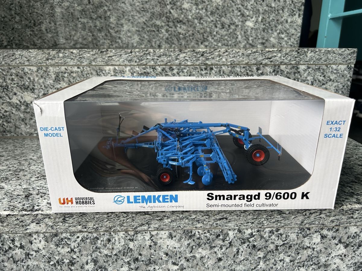 Lemken Kit di modellismo & Modellini statici: Lemken Smaragd 9/600 K , 1:32 , Universal Hobbys – Nuovo e nell'imballaggio originale da Horw venduto da Tigercat635