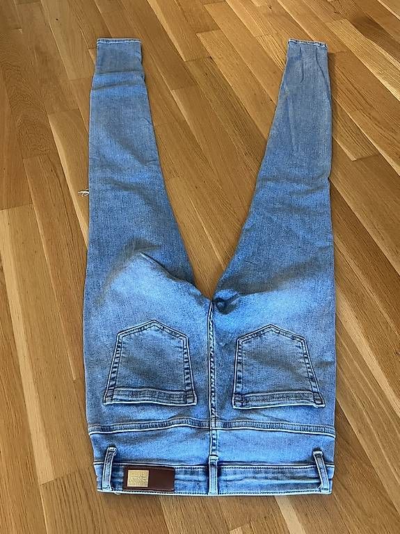 Jeans: Only Jeans Grösse 34/S – Usato da Steinhausen venduto da san_c7kq 2