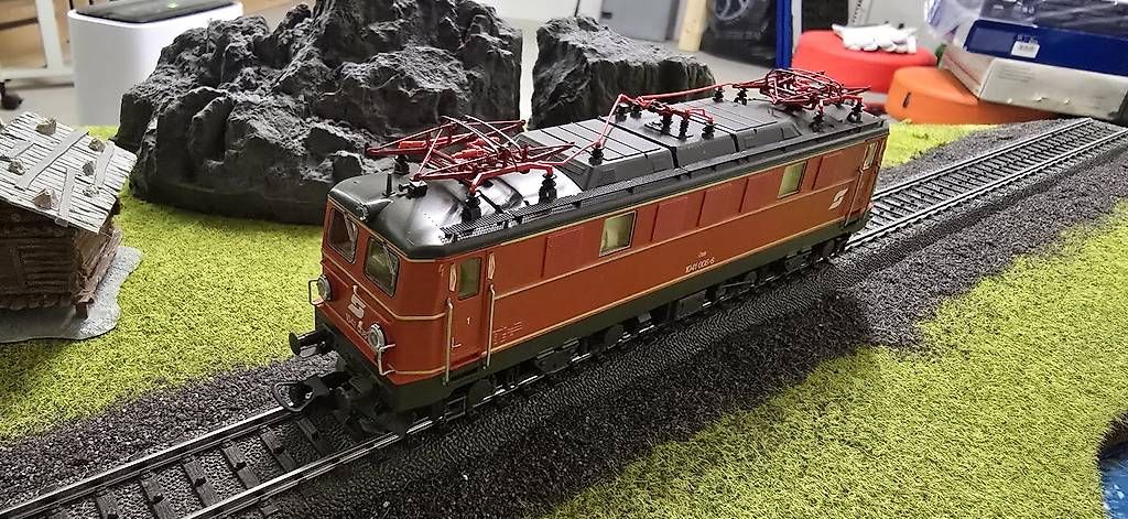 Modellini di ferrovie: ÖBB  Rh 1041 Lok – Nuovo e nell'imballaggio originale da Ebikon venduto da Mr.Busdriver