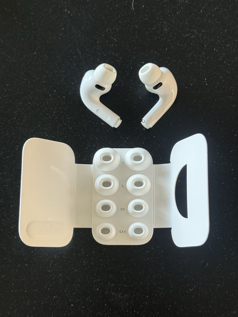 Apple Cuffie: Apple AirPods Pro 3 – Nuovo (secondo la descrizione) da Solothurn venduto da Gnaraloo 4