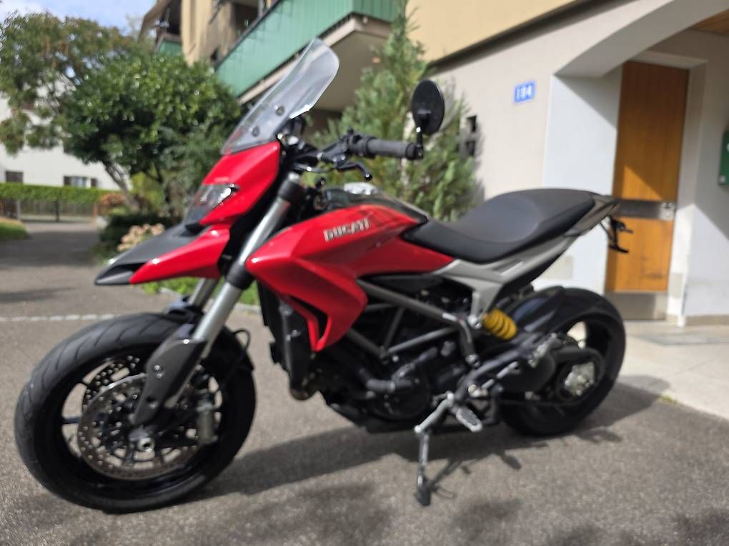 Ducati Strada: Ducati Hypermotard 821 35kw – Usato da Basel venduto da rap_6f7m 2