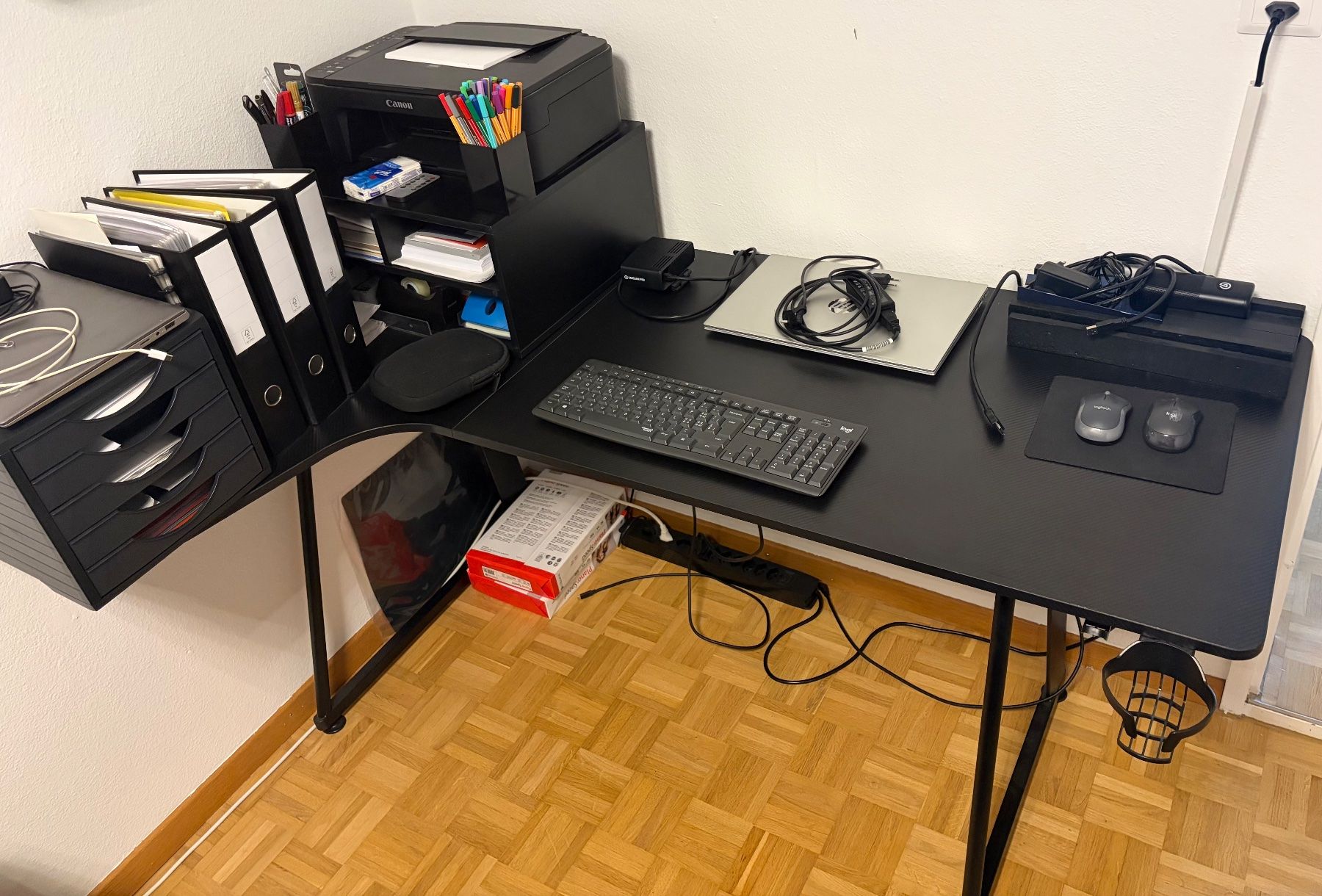 Schreibtische: Bürotisch – Neu (gemäss Beschreibung) aus Gossau ZH von Nn_y5l9 2