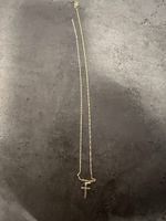 18K / 750 Dünne Goldkette mit Kreuz