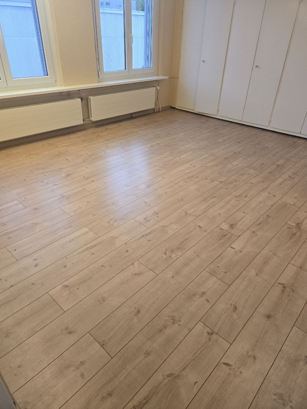 Wände & Decken: Laminat kurz gebraucht – Neu (gemäss Beschreibung) aus Seon von Samstagsumzehn 1