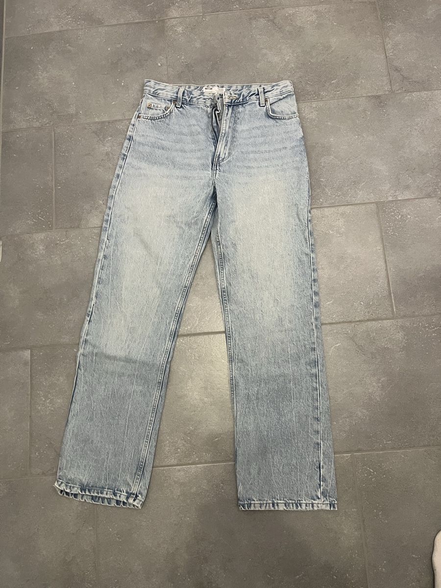 Bershka Jeans: Straight Leg Jeanshose – Gebraucht aus Bellikon von Ruth_62