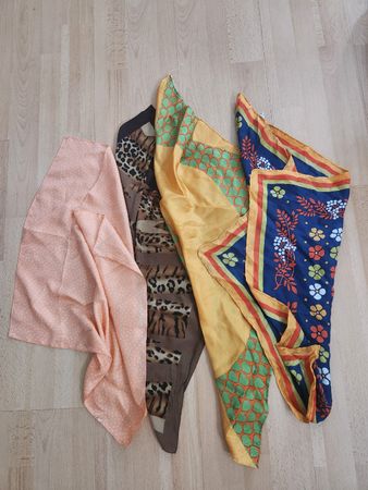 Lot de 4 foulards carrés soie  colorés