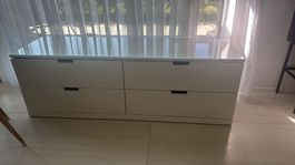Kommodemit Glasplatte IKEA