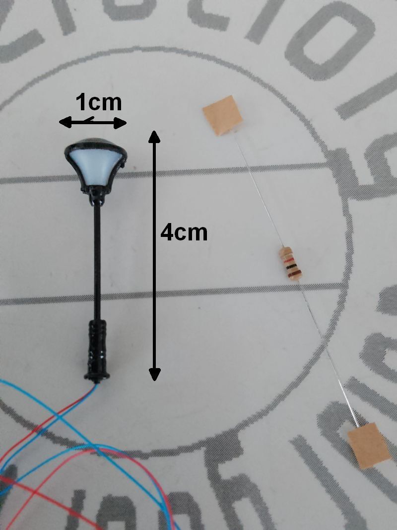 Modellini di ferrovie: Moderne LED-Laterne "Victoriaplatz"  Spur N – Nuovo (secondo la descrizione) da Luzern venduto da Salefactory 2