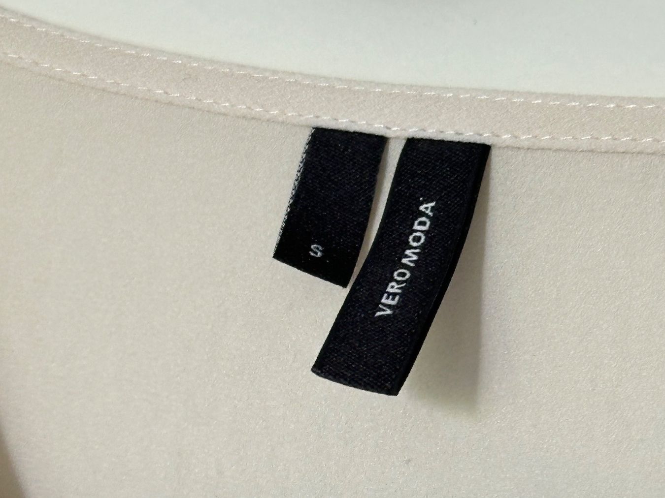 Blusen: Beige Bluse mit Rüschen und Spitzen – Neu (gemäss Beschreibung) aus Zürich von ong8 3