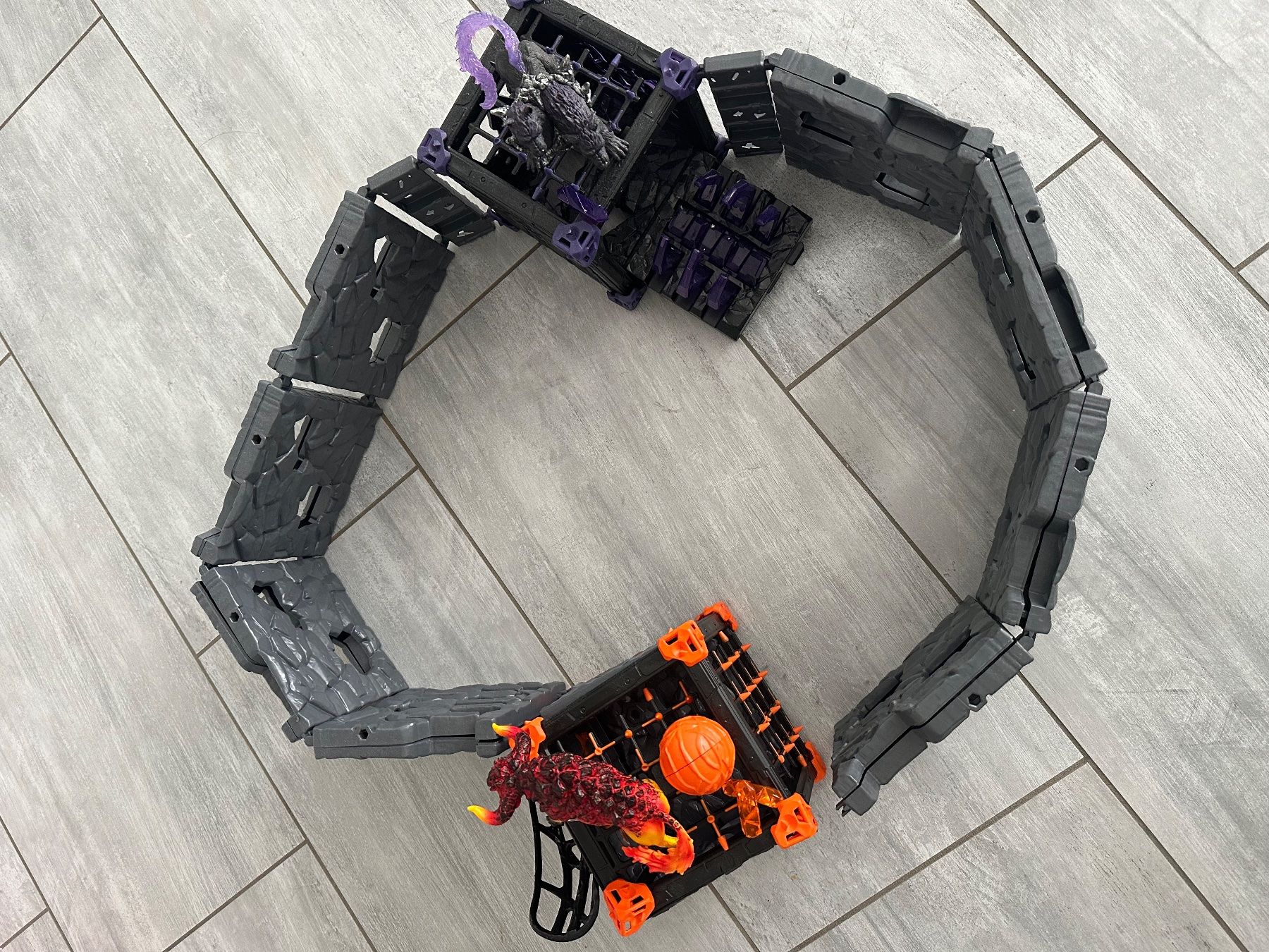 Schleich Giocattoli: Schleich BattleCave Arena: Lava vs. Schatten – Usato da Rafz venduto da TB-81