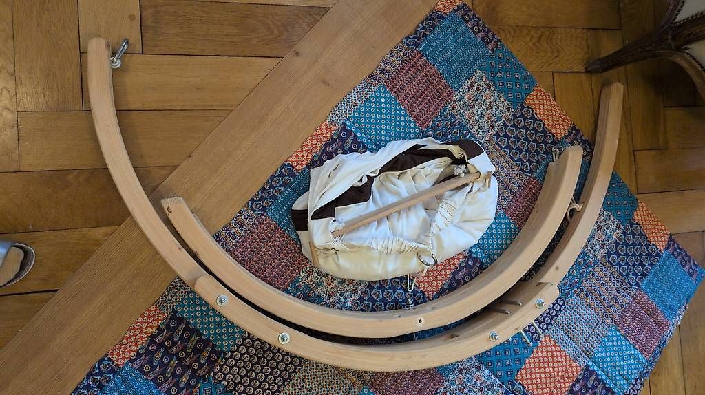 Hamac: Babys Hängematte mit Holzständer – D'occasion à Basel par nol_7gdx 1