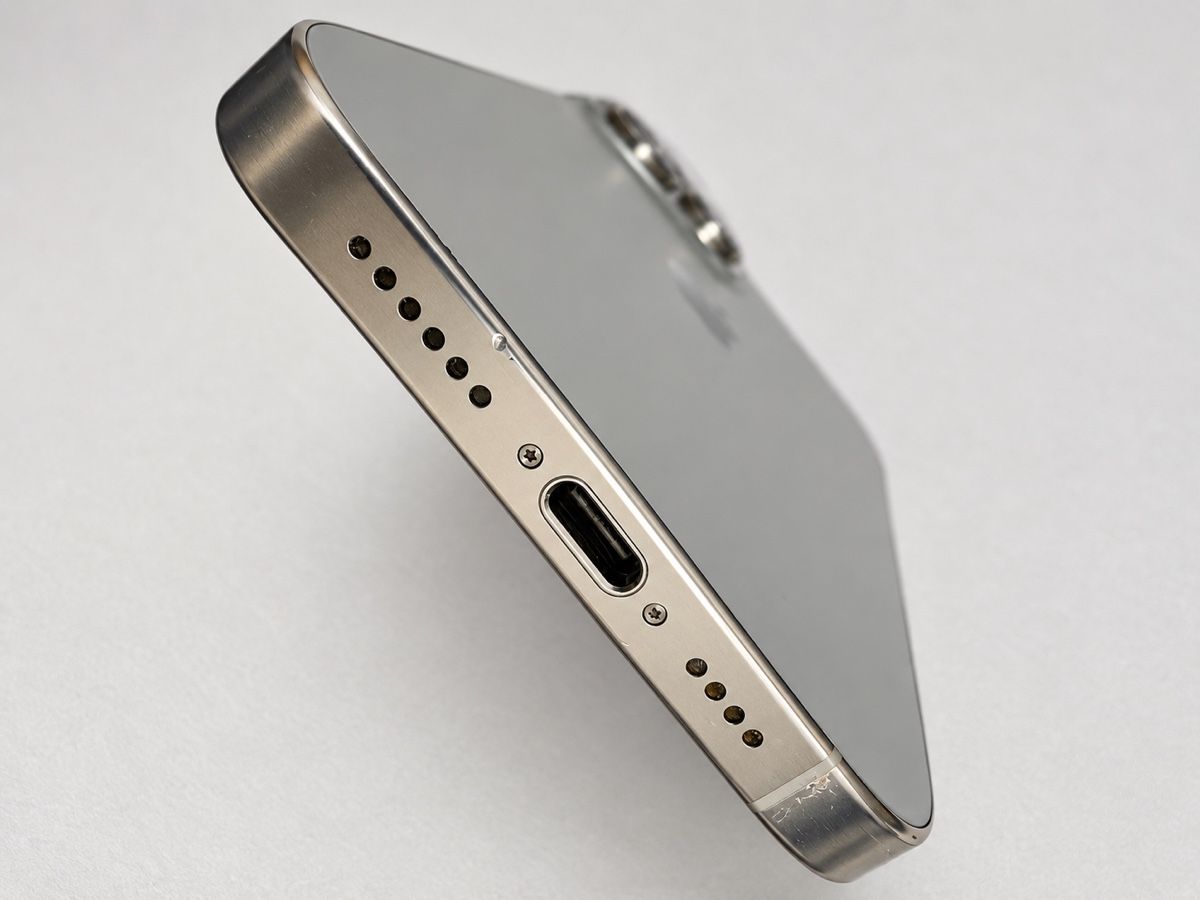 Apple Telefoni cellulari / Smartphones: Iphone 16 Pro Max 256GB Titanium – Usato da Horgen venduto da Eren58 2