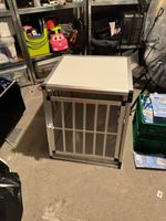 Hundebox Alu geneigte Rückseite M grau