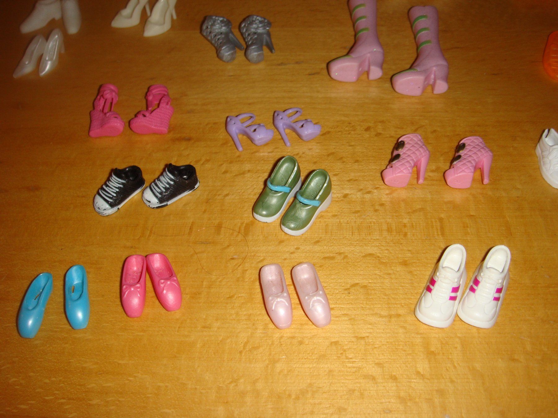 Bambole: Barbie Schuhe viele – Usato da Reinach BL venduto da Maryichbins 1