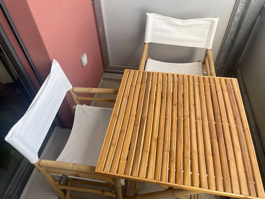 Set di tavolo e panche: Bambustisch mit passenden Stühlen – Usato da Safenwil venduto da mickeymisch 1