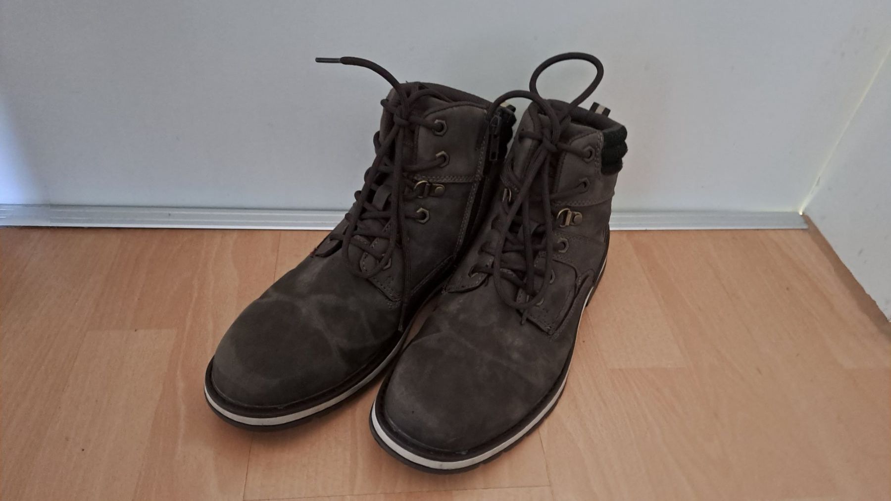 Scarpe da uomo: Neuwertige Winterschuhe Grösse 42 – Usato da Lenzburg venduto da RocknRoller85