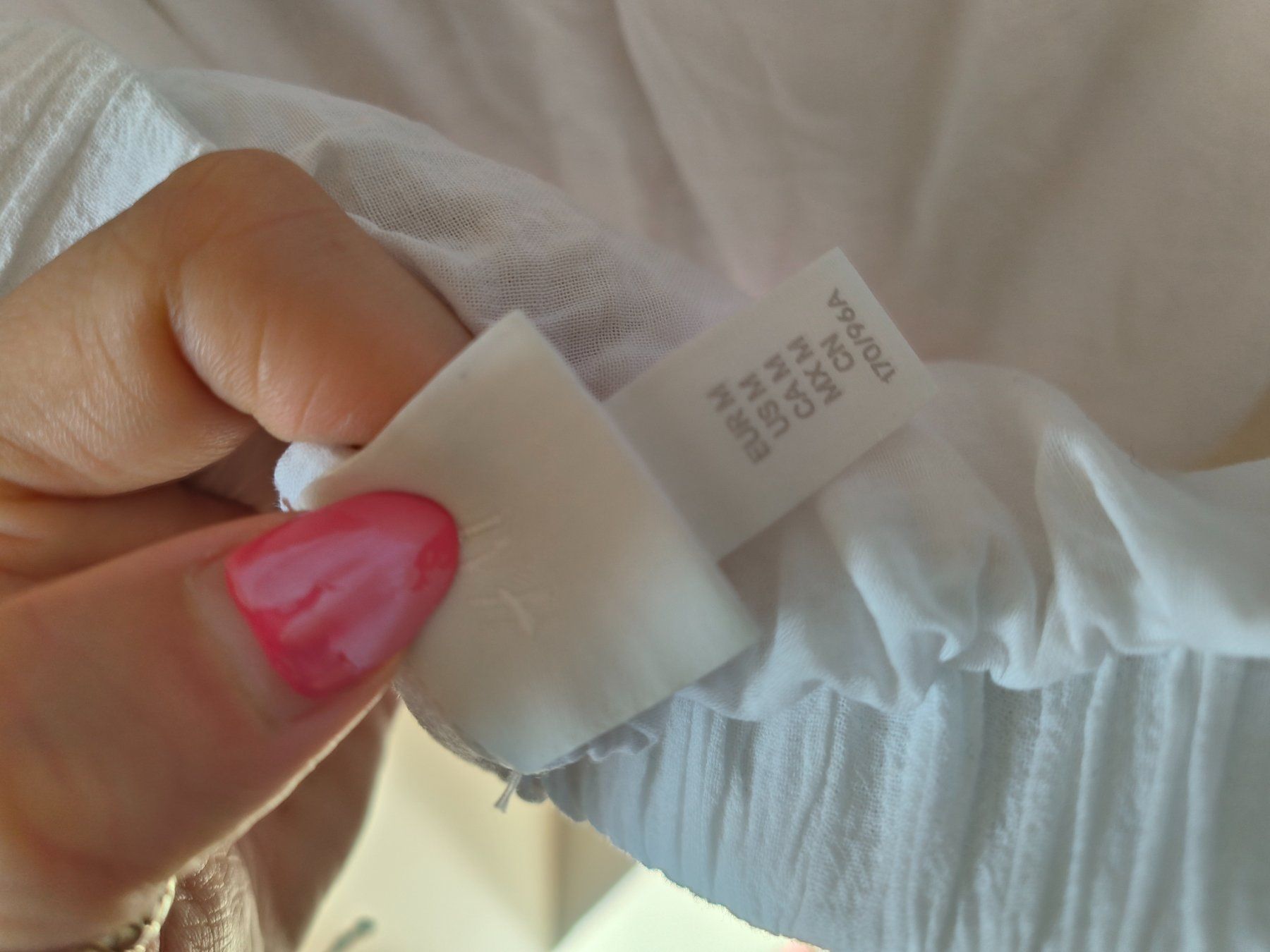 H&M Kleider: Weisses Sommerkleid mit Rückenausschnitt Gr. M – Gebraucht aus Baar von  3