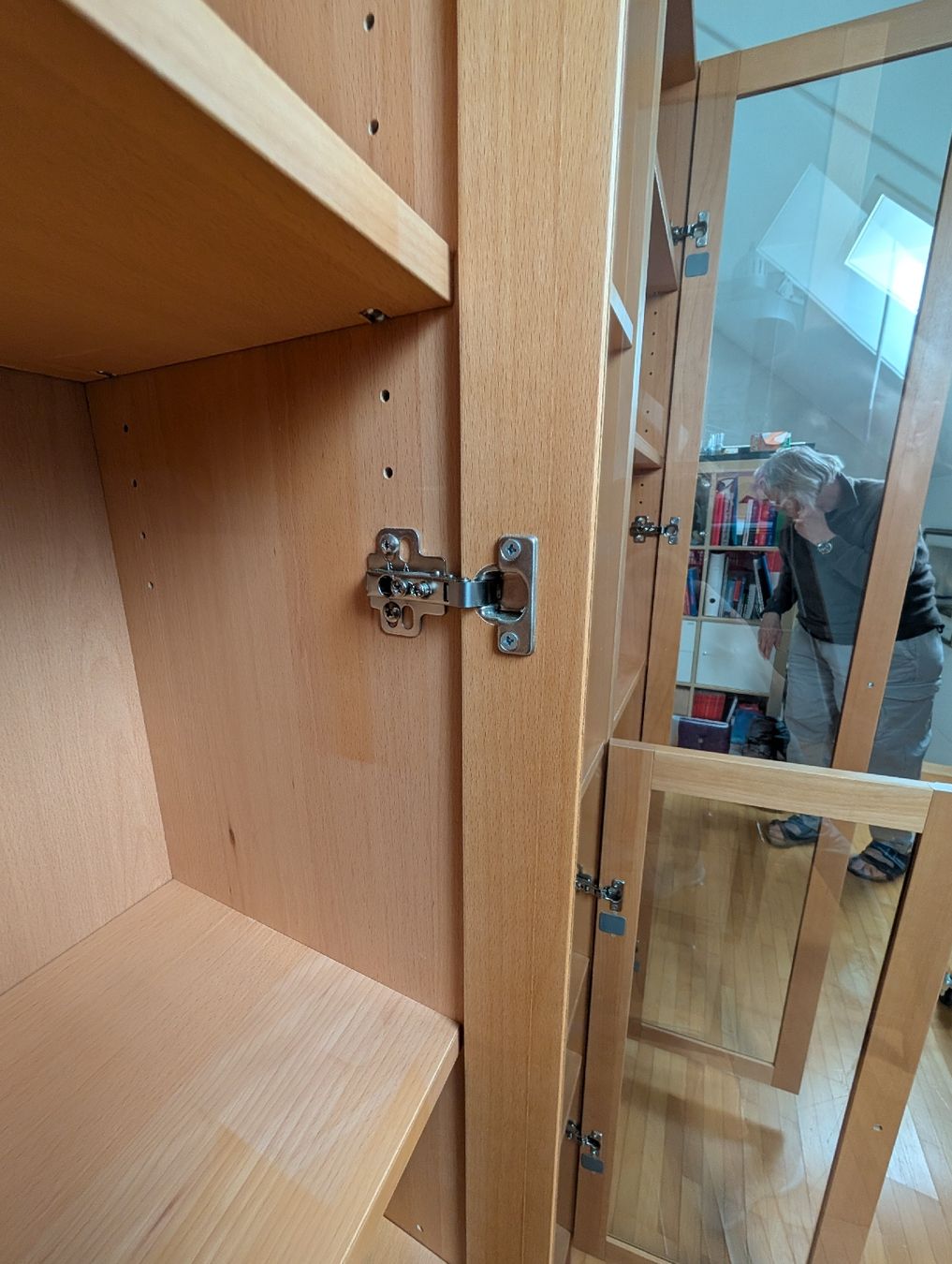 Armadi: Holzschrank 3 teilig mit Glastüren – Usato da Dietlikon venduto da anbe64 3