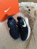 Nike Sneaker Gr. 28, Dunkelblau *NEU