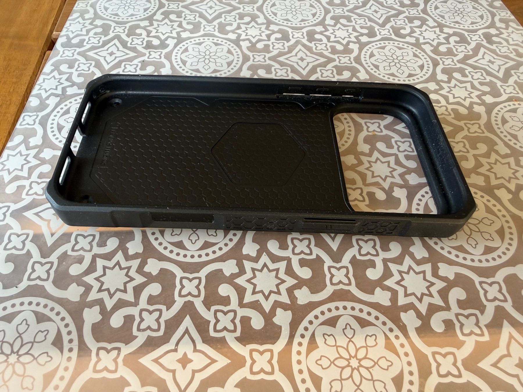 Apple Cover & Protezioni schermo: Original UAG iPhone 17Pro Max Hülle, neuwertig! – Usato da Obfelden venduto da derking71 2
