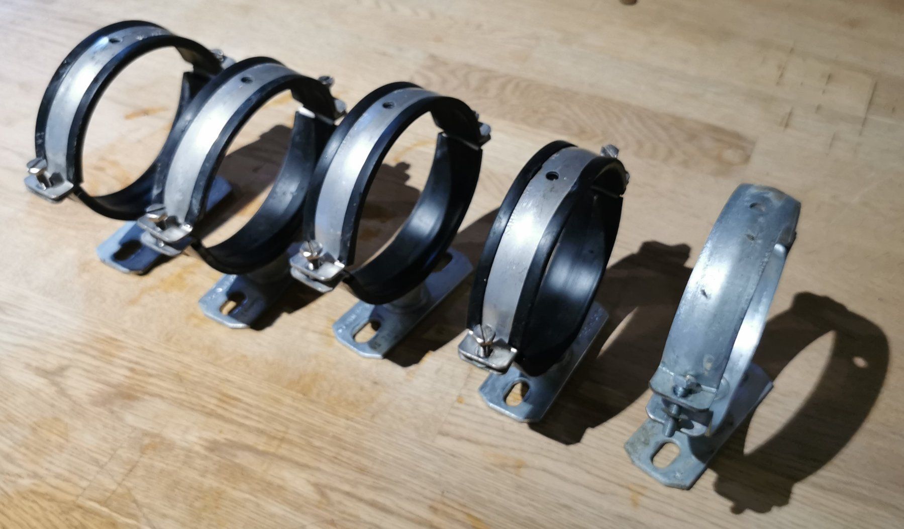 Tubi & Tubi flessibili: 20 Meter 95 mm Drainage Rohr mit Rohrschellen – Usato da Bremgarten b. Bern venduto da Vittorio0 5