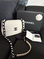 Chanel klassische Single Flap, Caviar Leder weiss