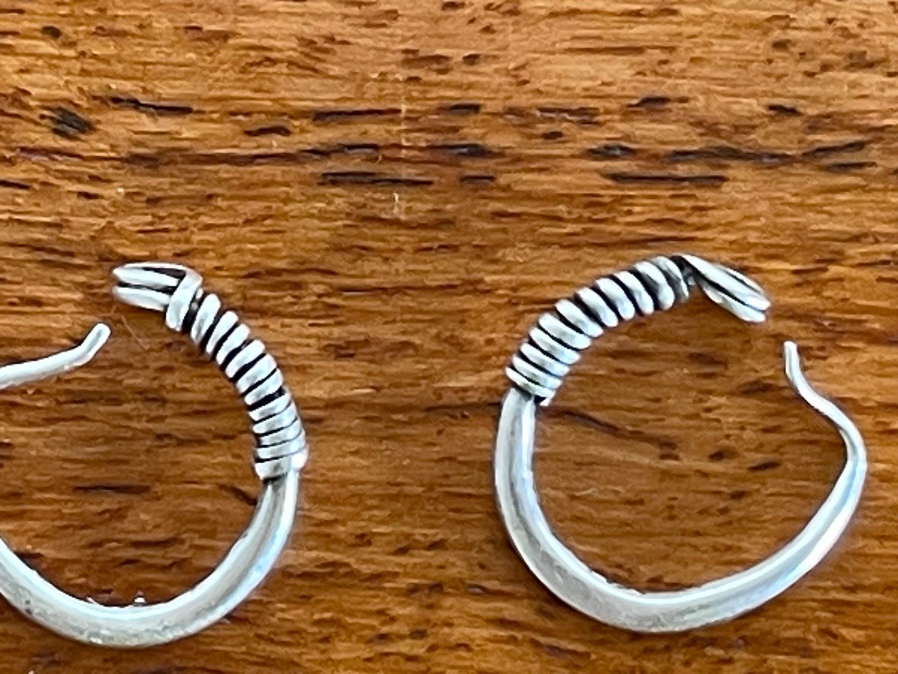 Ohrringe & -stecker: Ohrringe Silber Drahtwicklung Handarbeit – Gebraucht aus Vairano von Sorella22 1