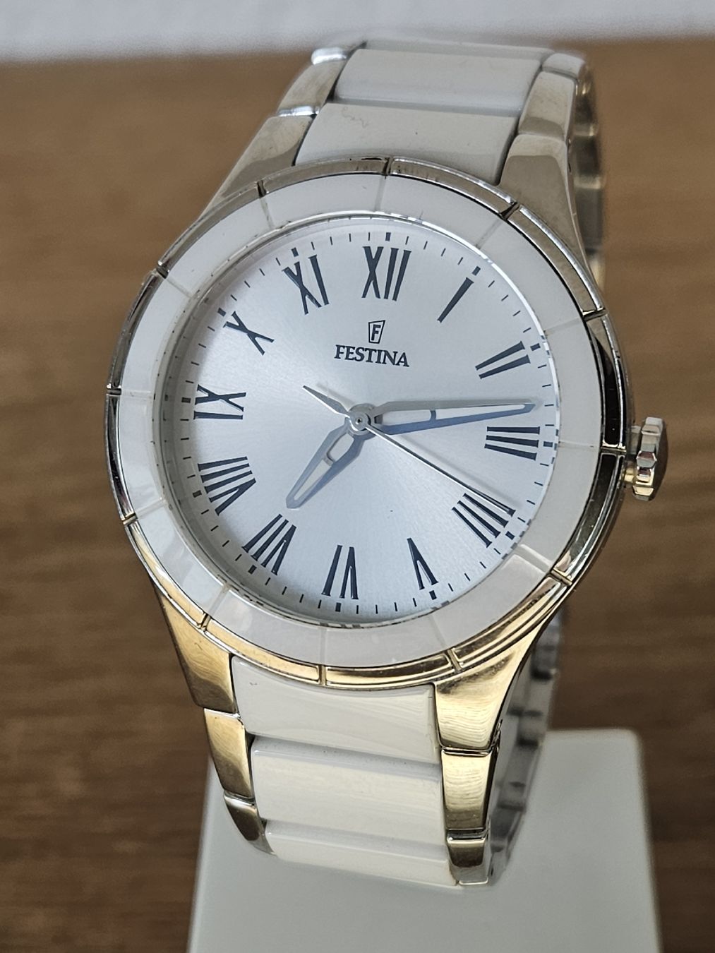 Festina Montres: Festina Damenuhr 38mm – D'occasion à Flamatt par pie_f9zm