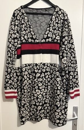 Manteau en tricot 3/4 noir et blanc neuf Taille 46-48