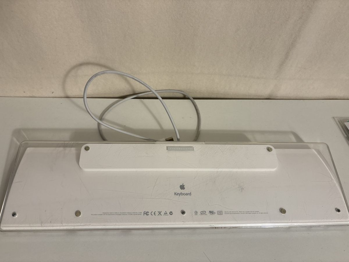 Apple Claviers: Apple Keyboard weiss A1048 – D'occasion à Horgen par rrtt 1