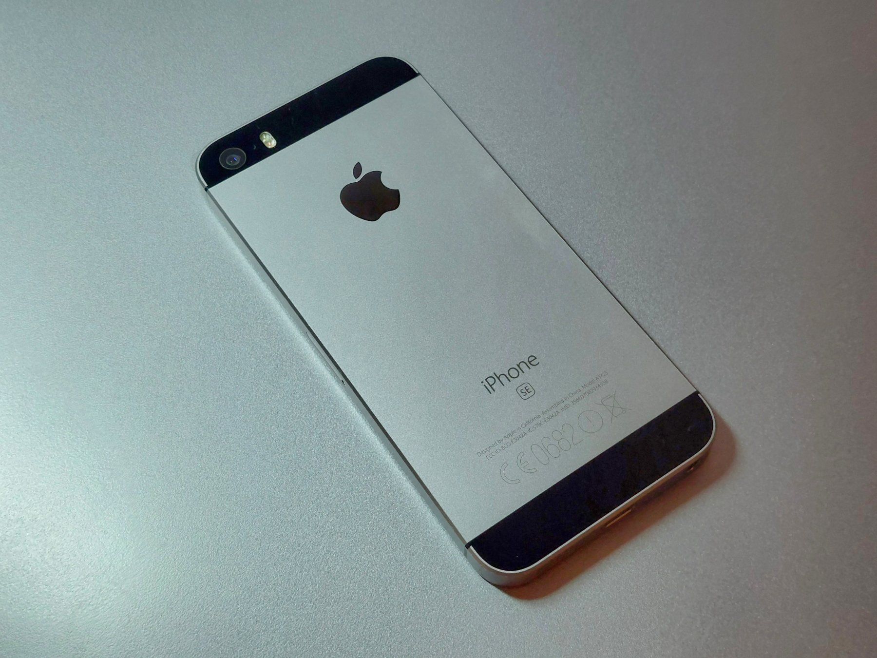 Apple Telefoni cellulari / Smartphones: iPhone SE 2016 32gb, 93% Akku, mit Hülle – Usato da Pfäffikon SZ venduto da max_5ylc 6