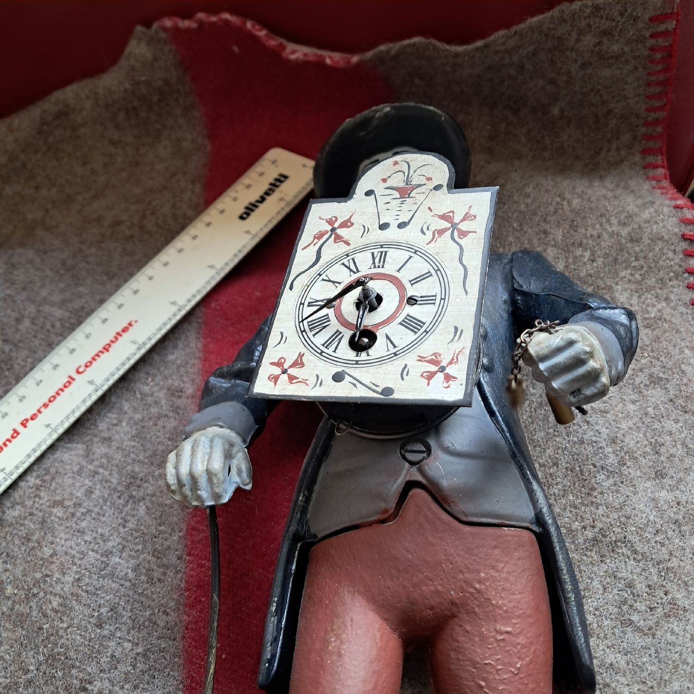 Statuette: Dekorative Schweizer Wanderer Figur mit integrierter Uhr – Usato da Dietikon venduto da una_y6wy 1