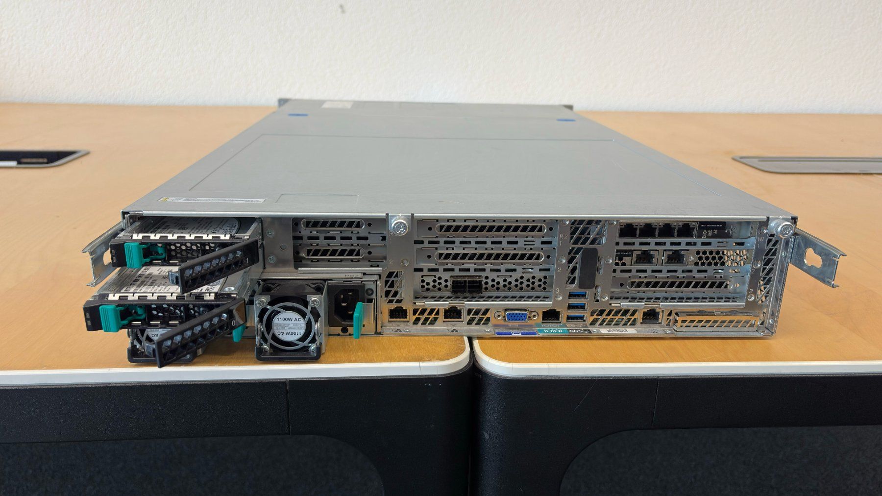 Intel Server: Intel Rackserver Xeon E5 v4, 128GB RAM (3/3) – Gebraucht aus Volketswil von appmac67 9