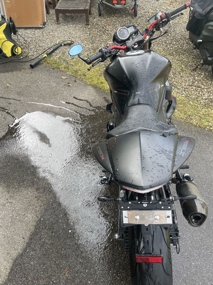 Kawasaki Strada: Kawasaki Z750 ABS Black Edition – Usato da Ettiswil venduto da zapfen02 2