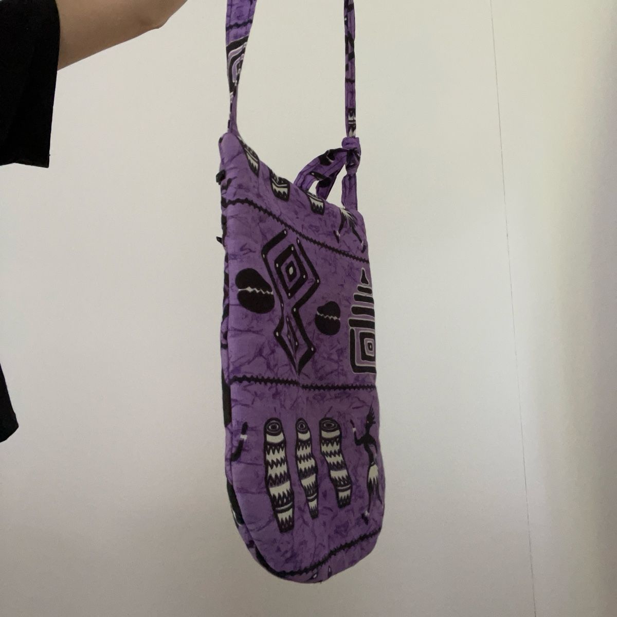 Borse da donna: 💜Lila Umhängetasche mit Muster  – Usato da Baden venduto da Julikoo 3