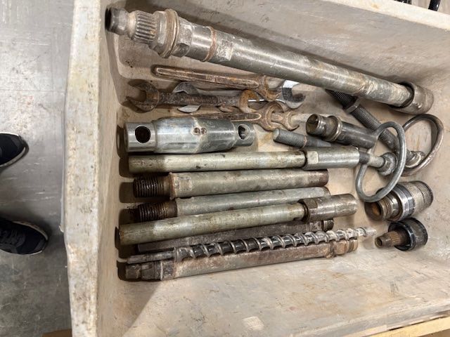 Hilti Tous les outils: Diverse Kernbohrung Zubehör und diverse Bohrkronen von Hilti – D'occasion à Zürich par ljiljana1973