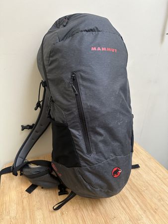 Mammut Rucksack (Creon ZIP 30)grau Grösse 30 Liter gebraucht