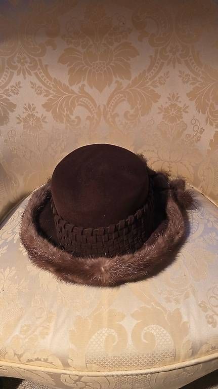 Copricapi, berretti & cappellini: Elégant chapeau dame – Usato da Confignon venduto da morisbtz 1