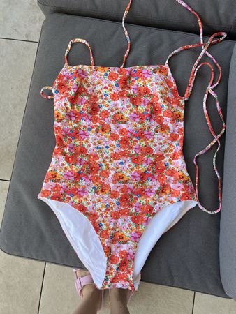 (New) Monday swimwear Swimsuit floral print