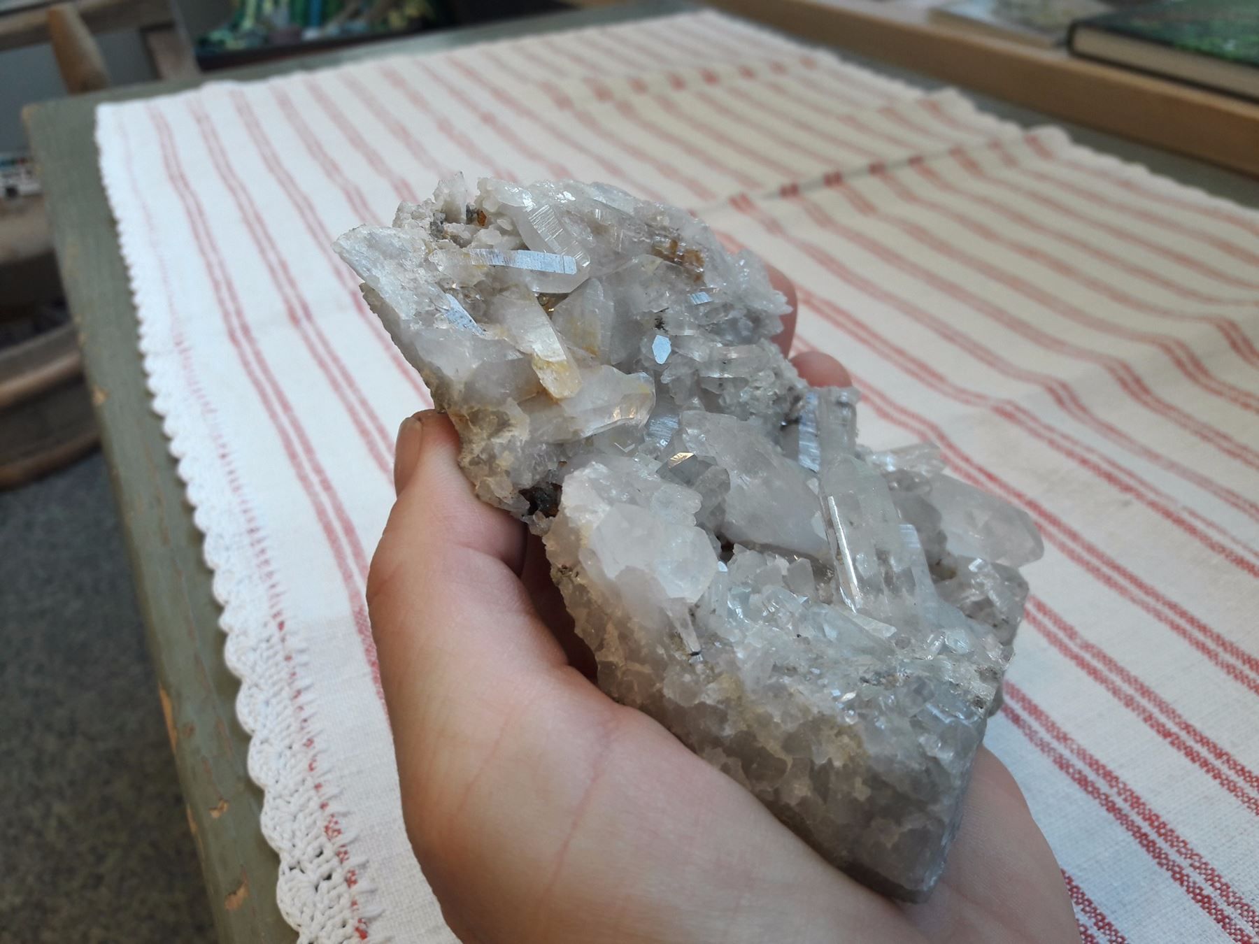 Minerali & Pietre curative: Bergkristall mit Anatas – Nuovo e nell'imballaggio originale da Sedrun venduto da aurira 1