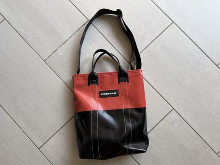 Freitag Tasche gebraucht schwarz/rot
