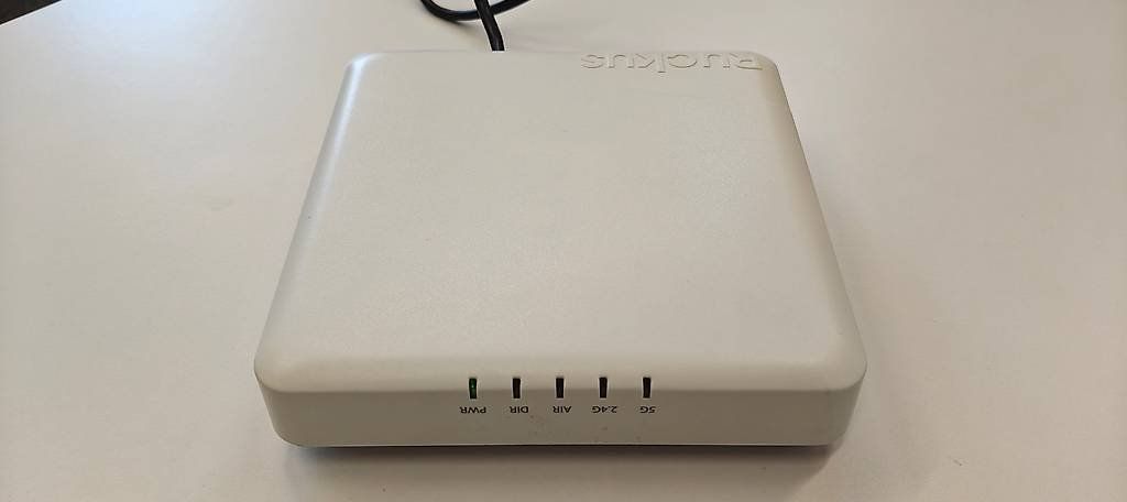 Wlan: Antenne Wi-Fi Ruckus R600 – Gebraucht aus Savièse von Meridian17