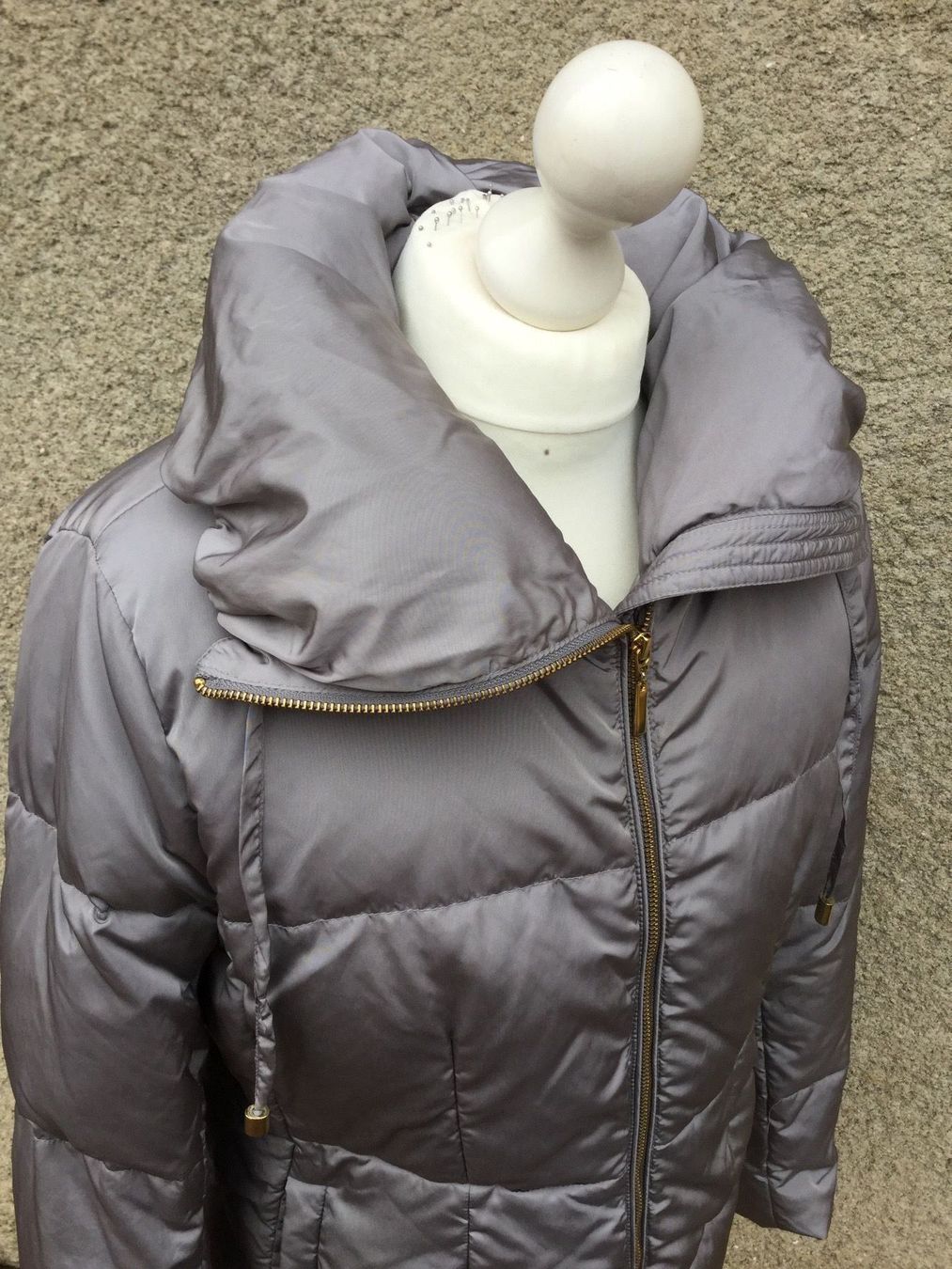 Maddison Giacche: Veste/Doudoune grise MADDISON new – Nuovo e nell'imballaggio originale da Agiez venduto da chouchanelle 1