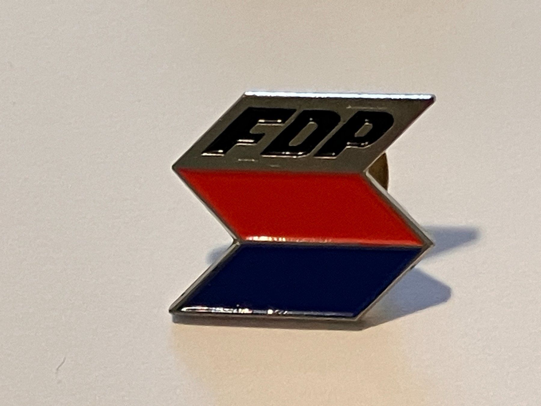 Plaquettes & Badges: 1 Pin FDP – D'occasion à Basel par djwwpp
