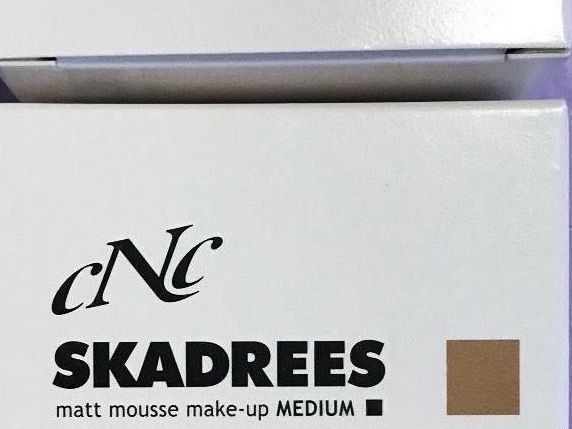 Cura del viso: Skadrees Make-Up Mousse light/medium – Nuovo e nell'imballaggio originale da Bottmingen venduto da Jstraehl