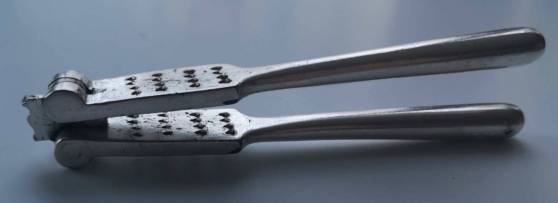 Elettrodomestici da cucina: Antiker Nussknacker versilbert, fairer Versand – Usato da Zürich venduto da Tanteemma369 1
